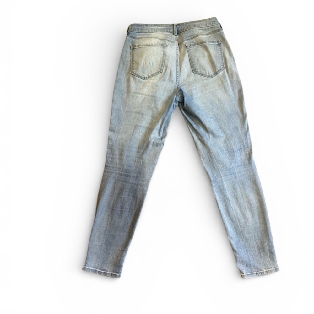Old Navy Rockstar Mid-Rise Distressed Skinny Jeans – Women’s Size 6 Regular - Picture 2 of 4